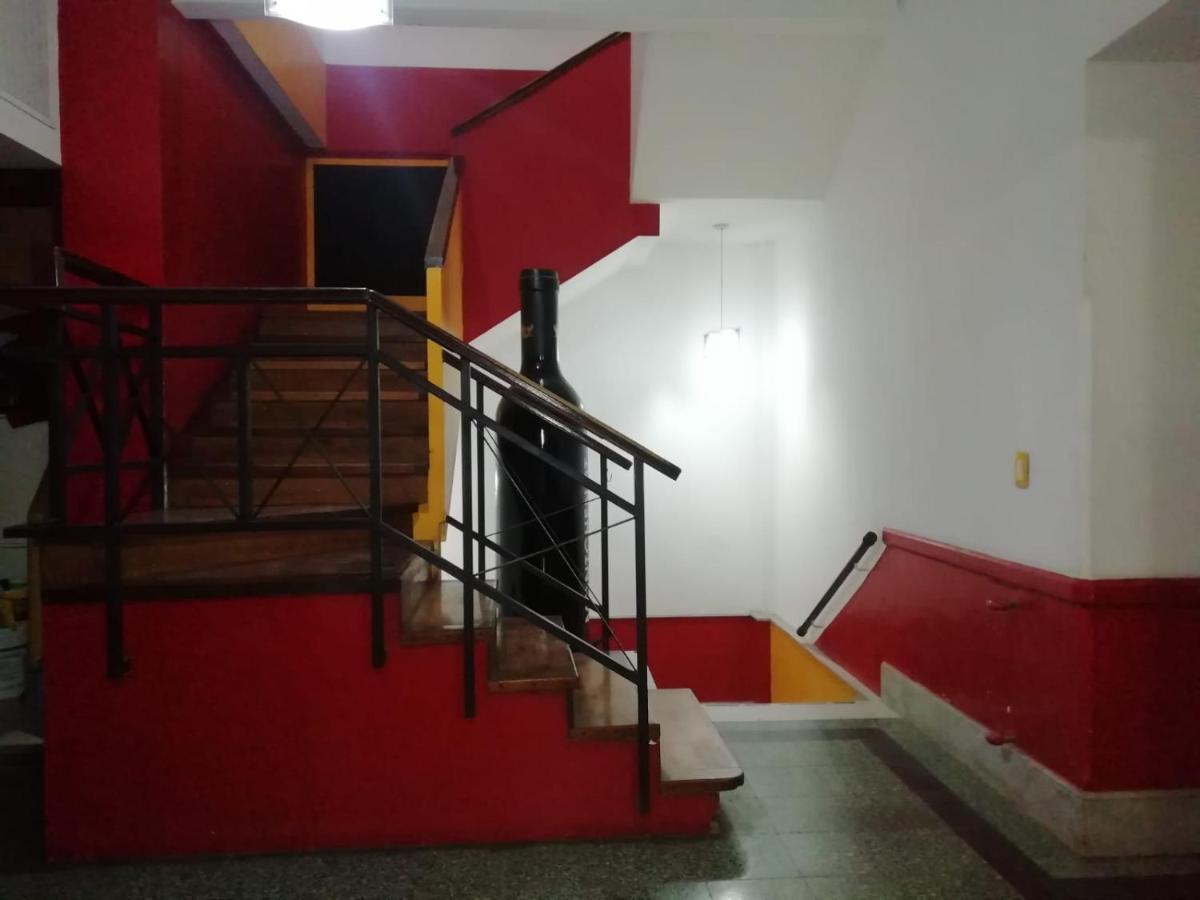 Katana Capsule Hostel เมนโดซา ภายนอก รูปภาพ